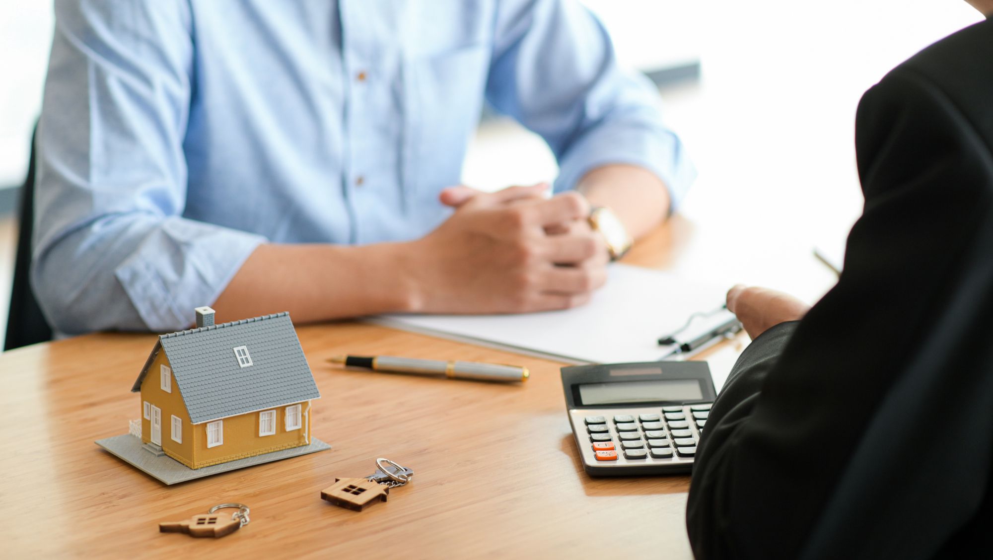 Le asesoramos en su búsqueda de  de financiación. ARES INMOBILIARIA en Écija