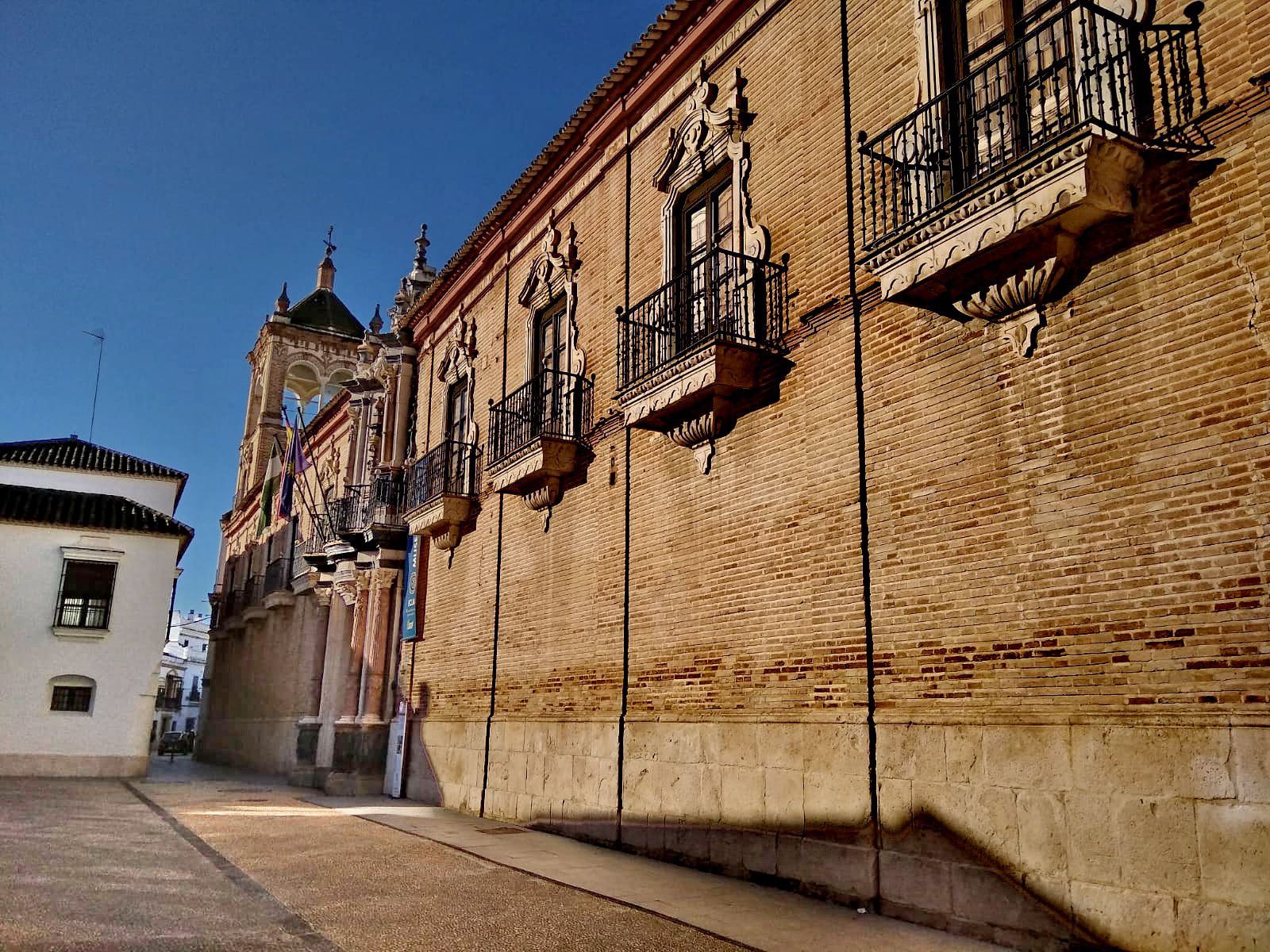 TOUR VIRTUAL Y REPORTAJE FOTOGRÁFICO. ARES INMOBILIARIA en Écija